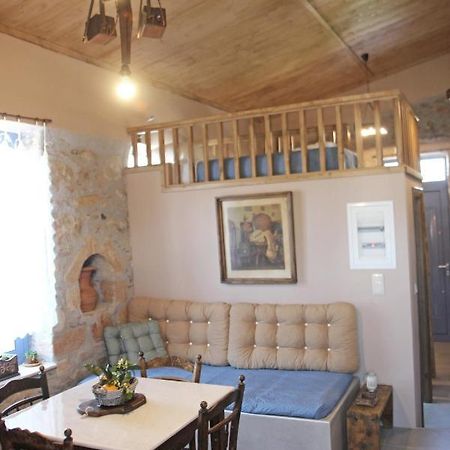 Laini Guest Houses Kouloukouthiana エクステリア 写真