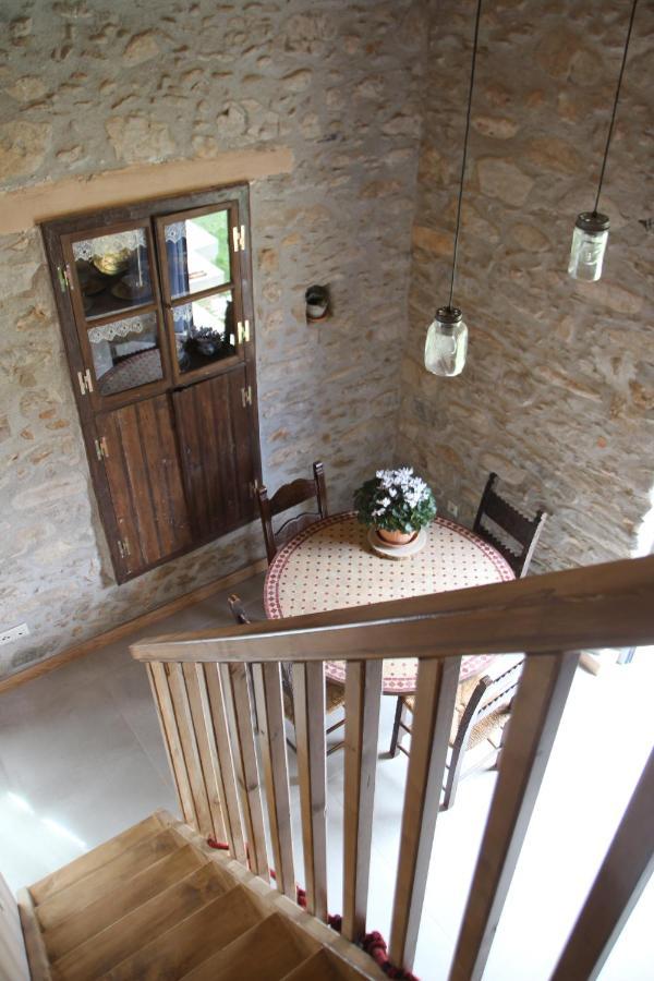 Laini Guest Houses Kouloukouthiana エクステリア 写真
